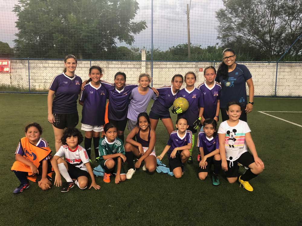 Escolinha de futebol feminino impacta no desempenho escolar das alunas